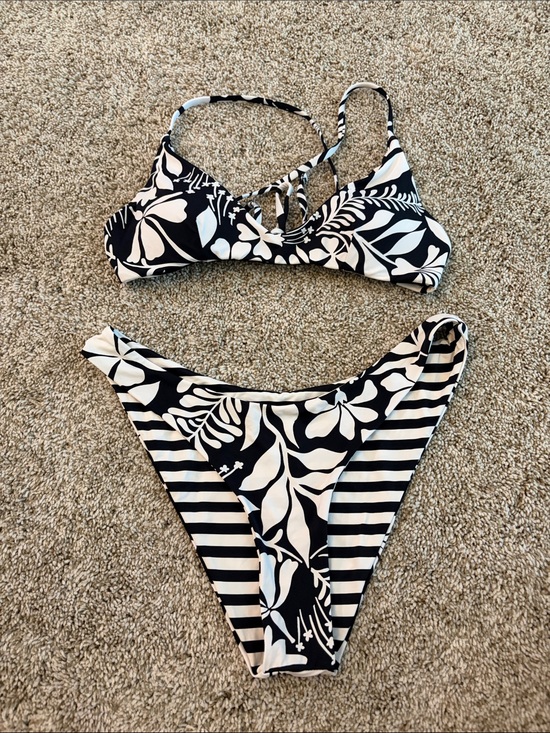 Roxy Other - Roxy Black and White Floral & Stripe Reversible Bikini Set